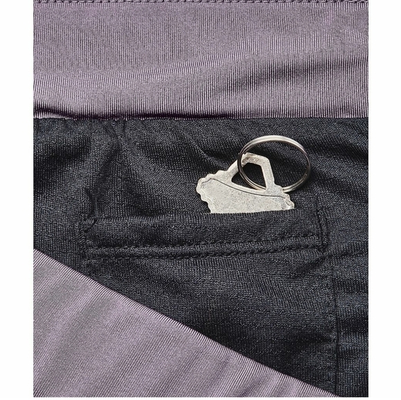 Under Armour Fly By 2.0 Running Shorts Retro Pink Black - Size XL - Picture 9 of 10